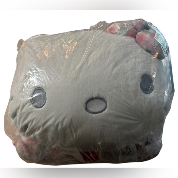 Hello Kitty Decorative Pillow Set - Picture 1 of 2